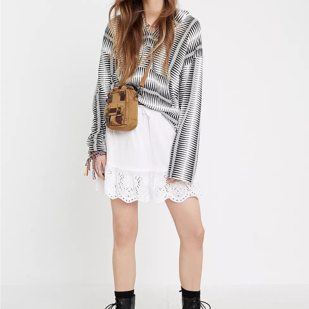 Urban Outfitters Black and White Bodhi Striped Hoodie - Picture 10 of 11